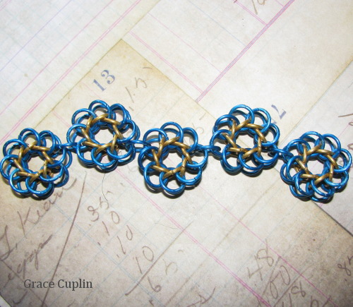 Three Quarters Persian base 8 flower daisy chain zigzag 4